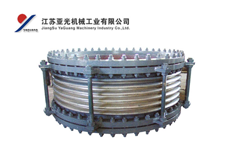 通用型補償器(膨脹節)